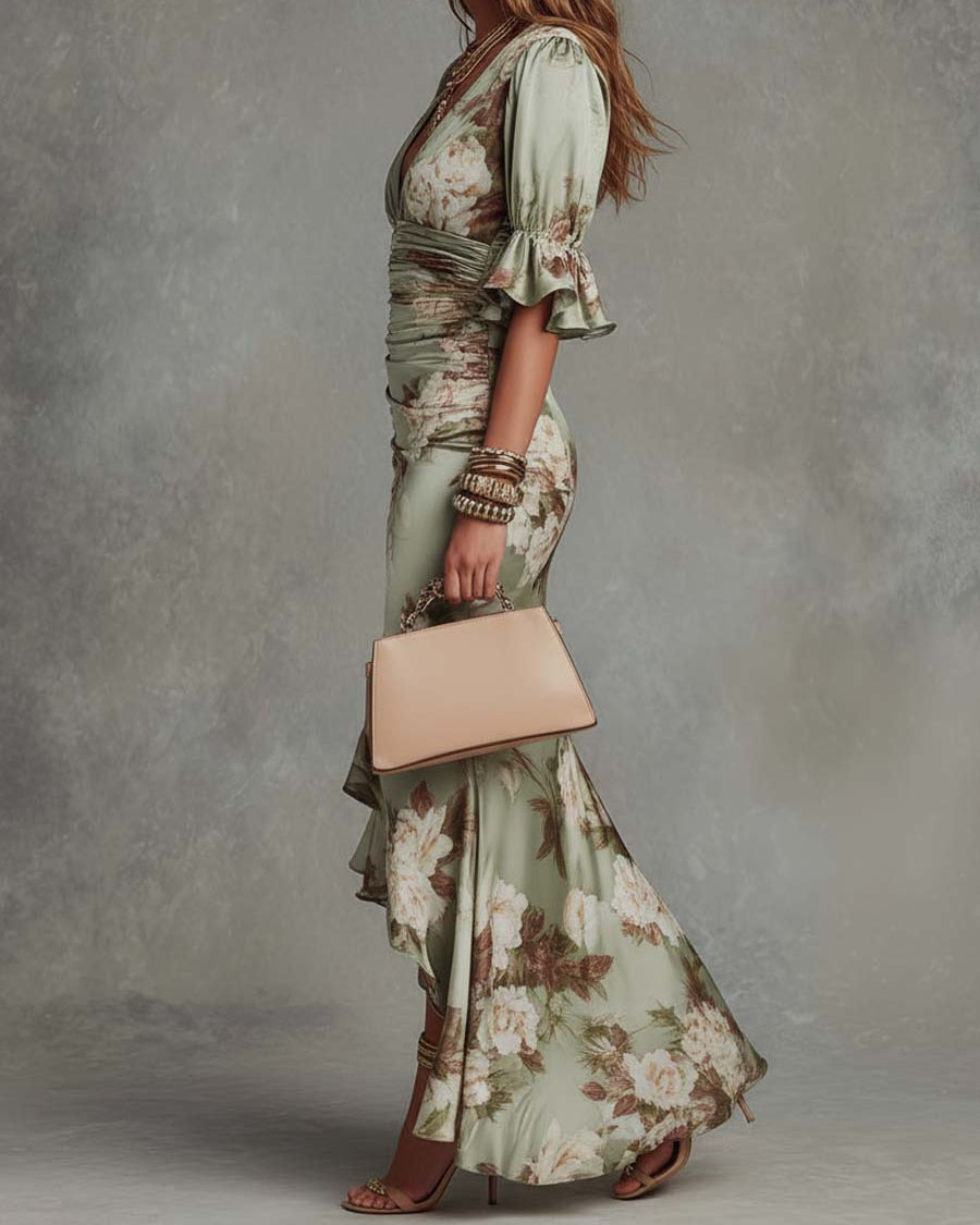 Ivy | Vestido largo asimétrico de satén verde