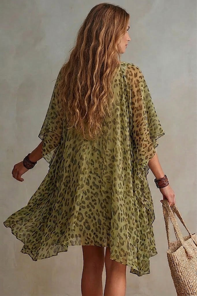 Olivia | Vestido de chiffon con estampado de leopardo, de corte amplio y fluido, escote en V