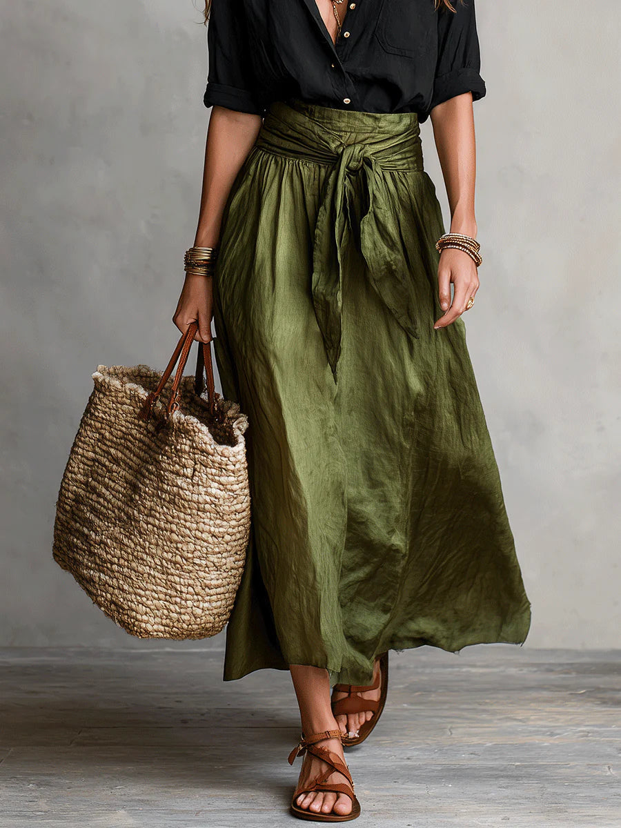Conjunto de Dos Piezas: Camisa Negra y Falda Midi Verde Oliva