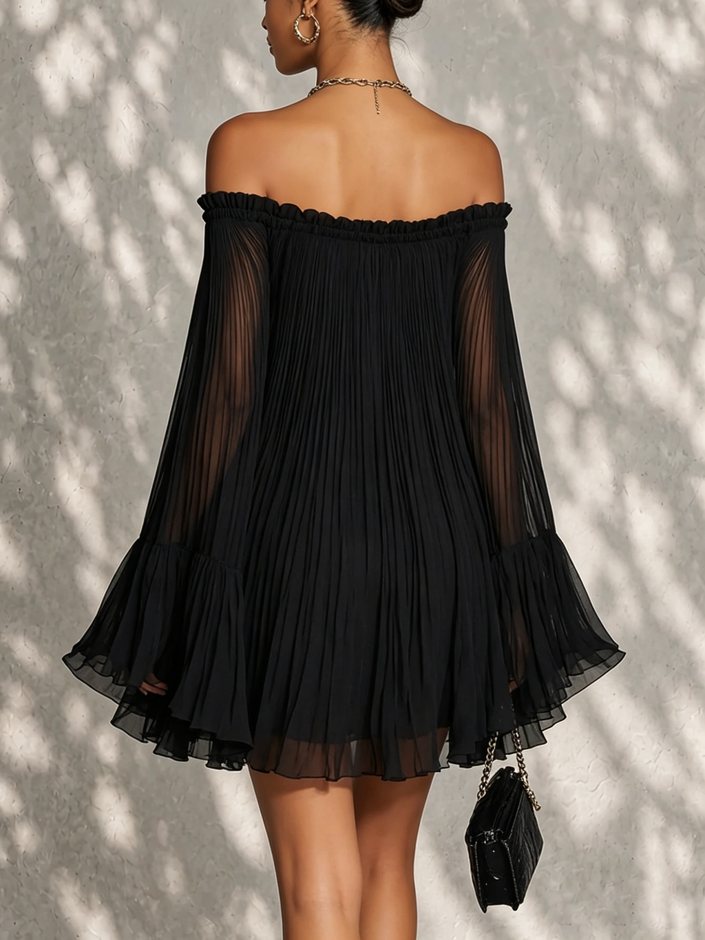 Lía | Vestido Mini Negro con Volantes y Manga de Campana al Hombro Descubierto