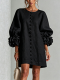 Luna | Vestido Mini de Botones Negros con Puños Florales Impactantes
