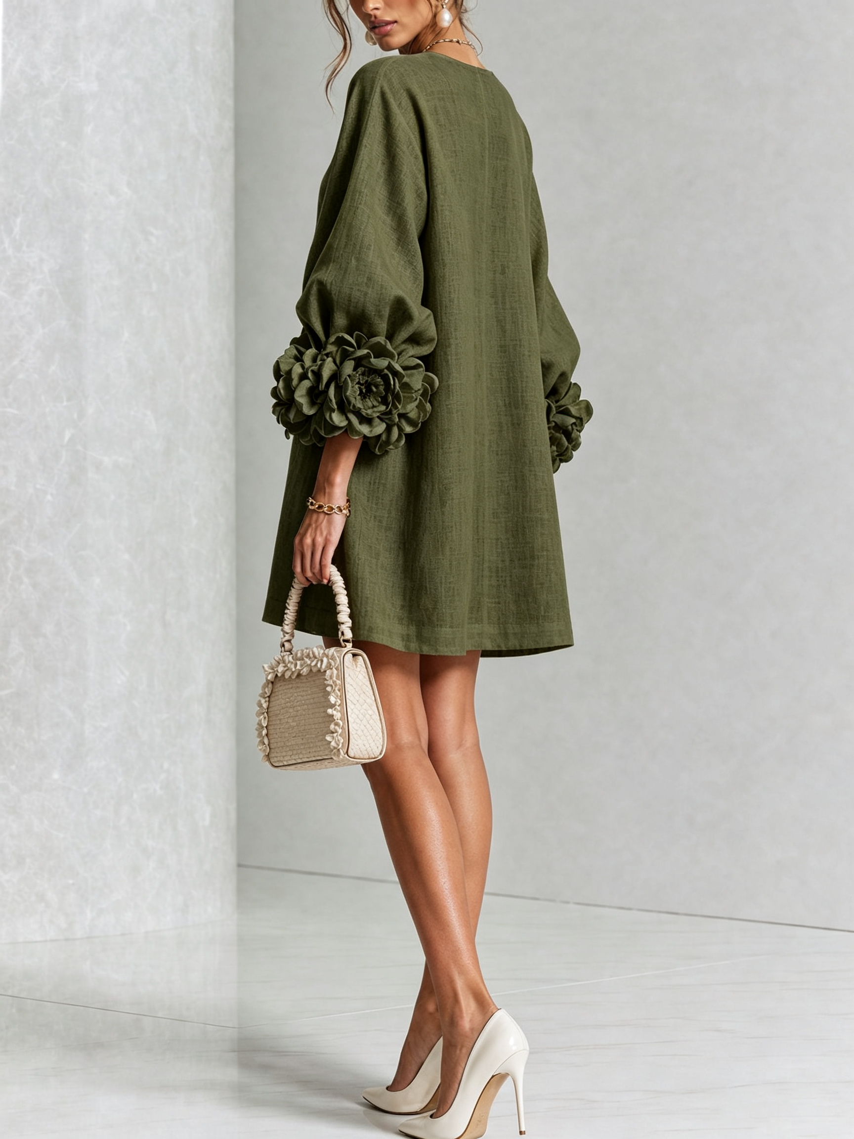 Olivia | Vestido Mini de Botones Florales en Color Oliva con Puños Florales Impactantes