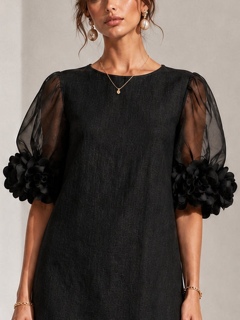 Aurea | Minivestido de Organza Negra con Mangas Abullonadas y Puños Florales Impactantes
